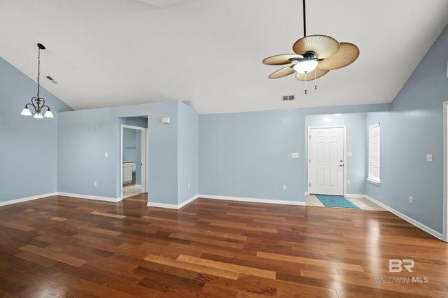 Living Room | Image 33