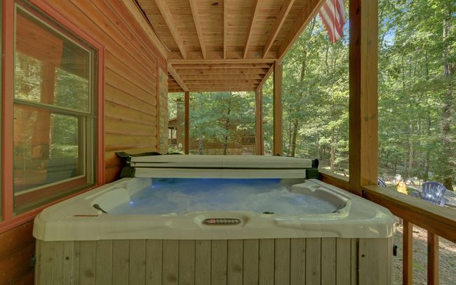 890 Mountain Lake Cir, Home with 3 bedrooms, 3 bathrooms and null parking in Blue Ridge GA | Image 5