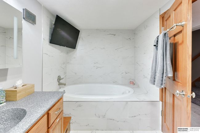 7881 Wisteria Way, House other with 5 bedrooms, 3 bathrooms and 3 parking in Fort Calhoun NE | Image 64