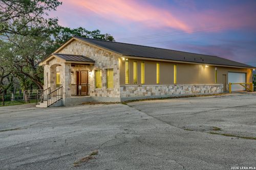 42900 Interstate 10 W, Boerne, TX, 78006-7947 | Card Image