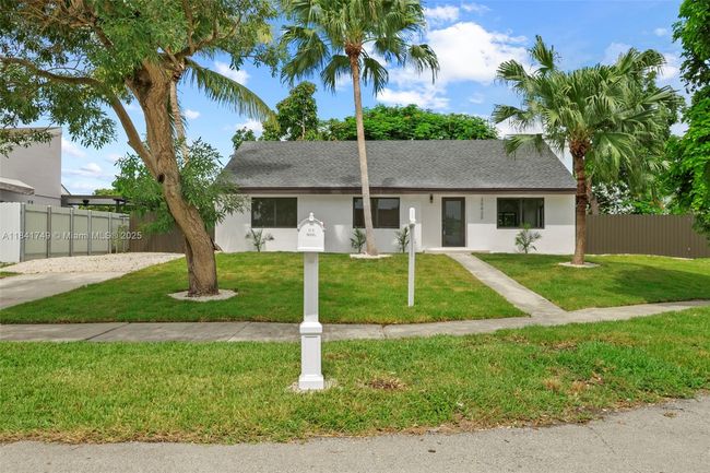 20620 Sw 120 Th Pl, House other with 3 bedrooms, 2 bathrooms and null parking in Miami FL | Image 5