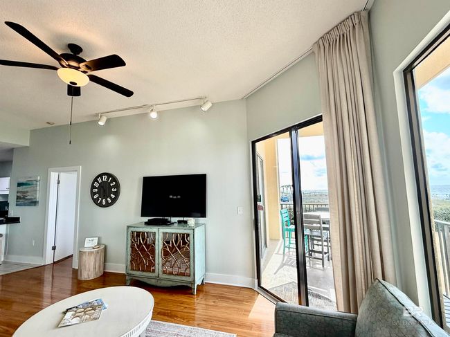 Living Room | Image 4