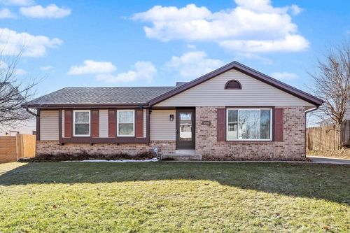 8331 N 93rd St, Milwaukee, WI, 53224-2743 | Card Image