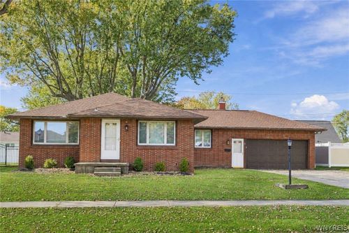 21 Davis Rd, West Seneca, NY, 14224-4227 | Card Image