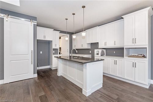 135 Pugh St, Milverton, ON, N0K1M0 | Card Image