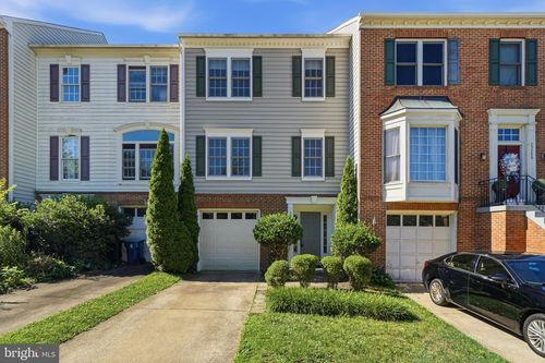 25384 Herring Creek Dr, CHANTILLY, VA, 20152-4402 | Card Image
