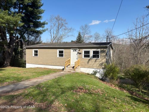65 Oval Dr, Dallas, PA, 18612-9037 | Card Image