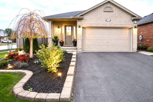 2842 Meadowgate Blvd, London, ON, N6M1L4 | Card Image