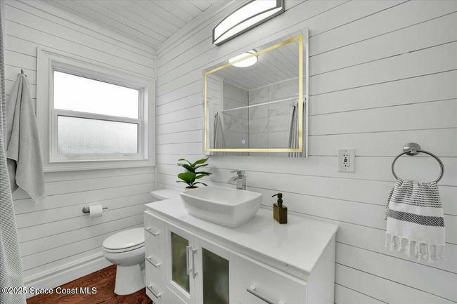 Bathroom | Image 12