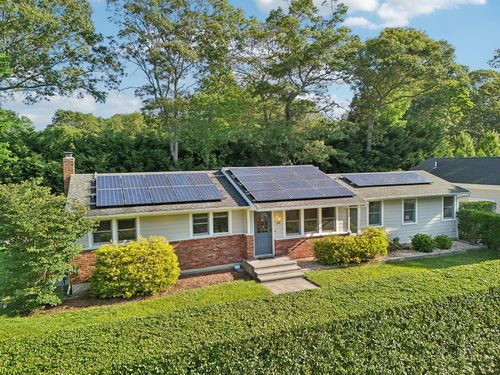 34 Nassau Rd, Hampton Bays, NY, 11946-2259 | Card Image