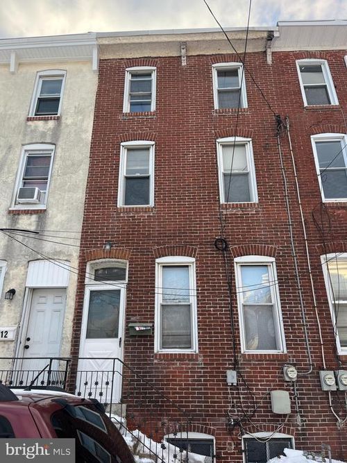 814 Upland St, CHESTER, PA, 19013-6010 | Card Image