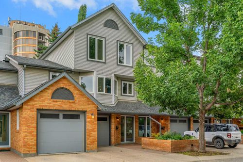 22 Coachway Green Sw, Calgary, AB, T3H1V8 | Card Image