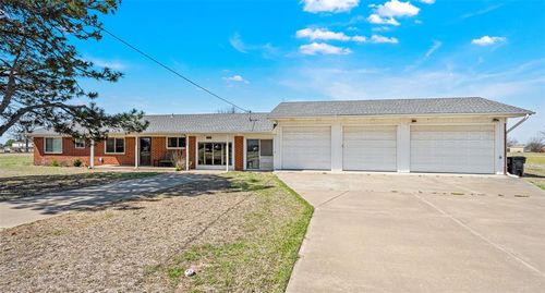 210 Chickasha Ave, Amber, OK, 73004-5240 | Card Image