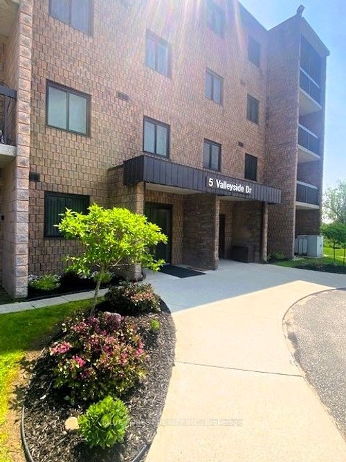 301-5 Valleyside Dr, Walkerton, ON, N0G2V0 | Card Image