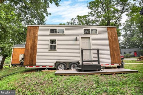 40-867 Schwanger Road, ELIZABETHTOWN, PA, 17022 | Card Image