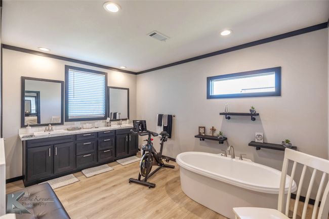 2032 Avenue L, House other with 4 bedrooms, 3 bathrooms and null parking in Anson TX | Image 17