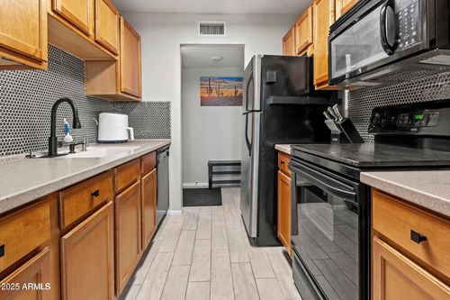 139-7550 N 12th St, Phoenix, AZ, 85020-4571 | Card Image