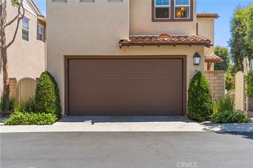 38 Canopy, Irvine, CA, 92603-0666 | Card Image