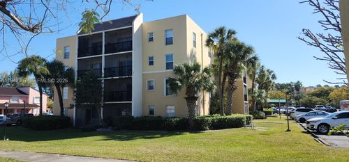 201-8005 Lake Dr, Doral, FL, 33166-4644 | Card Image