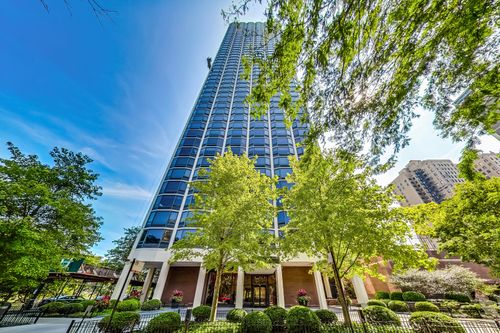 apt-11se-1555 N Astor St, Chicago, IL, 60610-6715 | Card Image