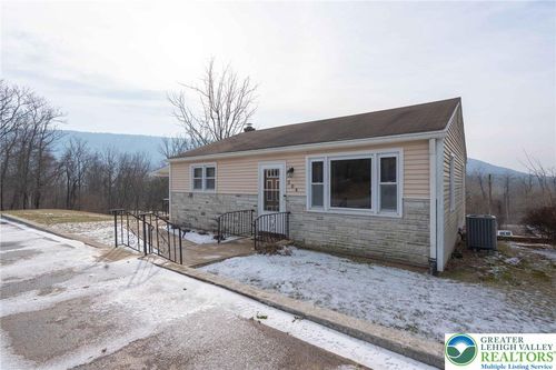 304 White St, Palmerton, PA, 18071-9719 | Card Image