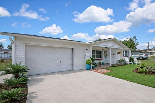 6 James Ct, Beverly Hills, FL, 34465-3748 | Card Image