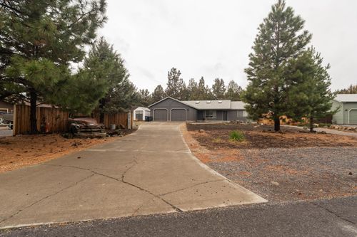 61325 King Josiah Pl, Bend, OR, 97702-2858 | Card Image