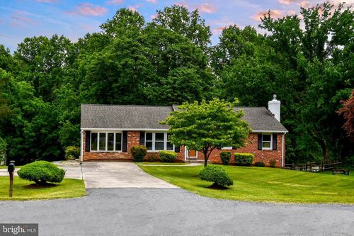 24909 Woodfield School Rd, GAITHERSBURG, MD, 20882-3815 | Card Image