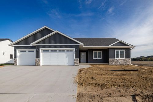 1769 Arches Dr, Holmen, WI, 54636-1105 | Card Image
