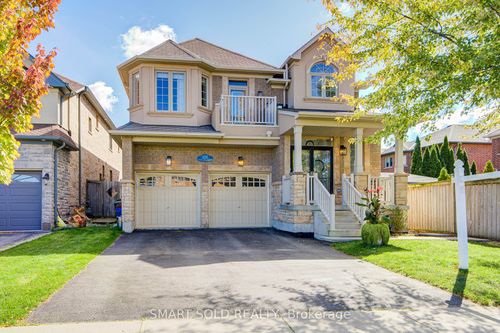 2252 Pine Glen Rd, Oakville, ON, L6M0G5 | Card Image