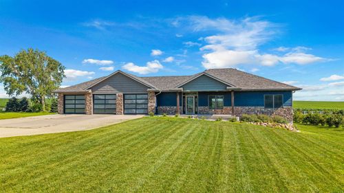 1862 135th St, Larchwood, IA, 51241-7711 | Card Image