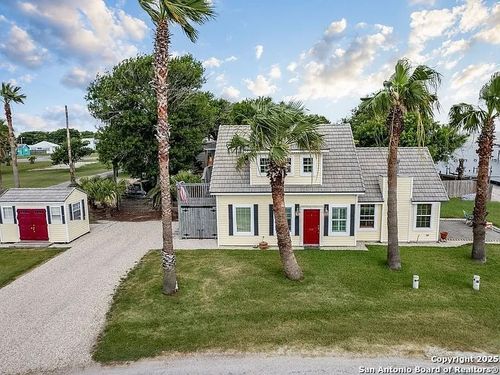 112 Wedig St, Port Lavaca, TX, 77979-6323 | Card Image