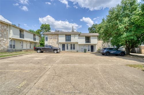 c-2400 Toro Ln, Bryan, TX, 77807-2307 | Card Image