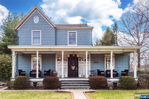 151 Washington Ave, Hillsdale, NJ, 07642-2864 | Card Image