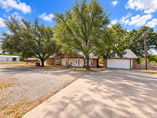 3130 Oak Trail Dr, Granbury, TX, 76048-3833 | Card Image