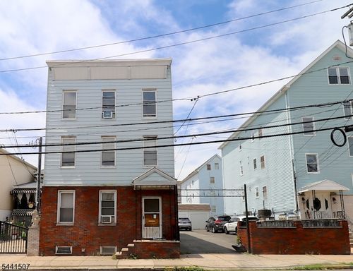 66 Chambers St, Newark, NJ, 07105-2802 | Card Image