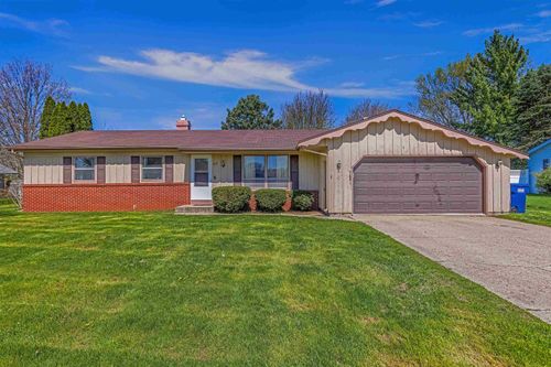 621 E Holly Road, Beloit, WI, 53511 | Card Image