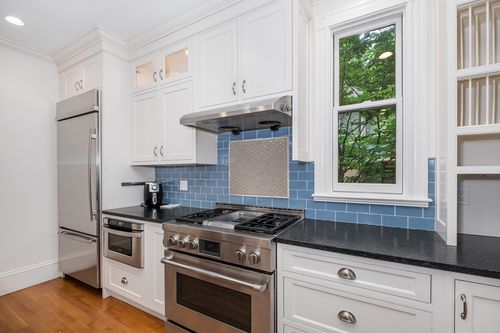 na-87 Hillside Rd, Newton, MA, 02461-1442 | Card Image