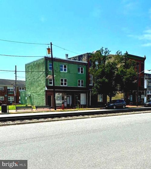 22-20 E Broad St, Burlington, NJ, 08016-1604 | Card Image