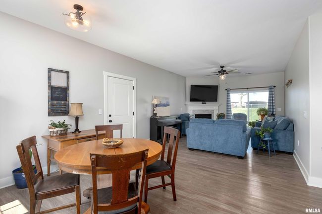 3036 Shanes Way, Condo with 2 bedrooms, 2 bathrooms and null parking in Bettendorf IA | Image 4