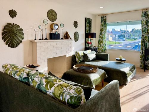 15902 Wagner St, Ashland, CA, 94580-1023 | Card Image