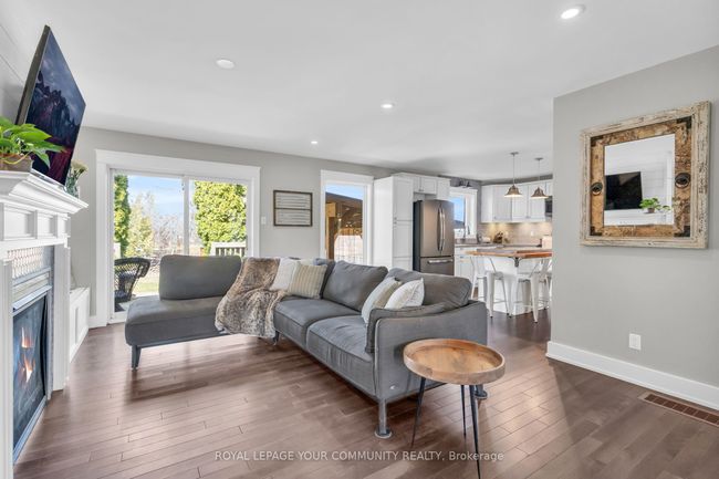318 Duclos Point Rd, House other with 5 bedrooms, 3 bathrooms and 4 parking in Pefferlaw ON | Image 8