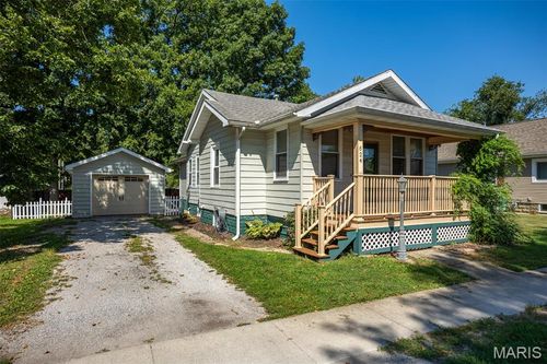 624 Sumner St, Carlinville, IL, 62626-1365 | Card Image