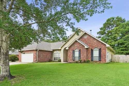 476 Choctaw Dr, Abita Springs, LA, 70420-3318 | Card Image