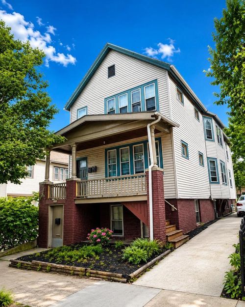 1650 N Arlington Place, Milwaukee, WI, 53202 | Card Image