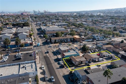 1011 N Wilmington Blvd, Wilmington, CA, 90744-3206 | Card Image