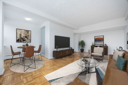 208-1220 Bayview Ave, East York, ON, M4G2Z7 | Card Image