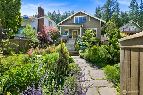 250 N Forest St, Bellingham, WA, 98225-5802 | Card Image