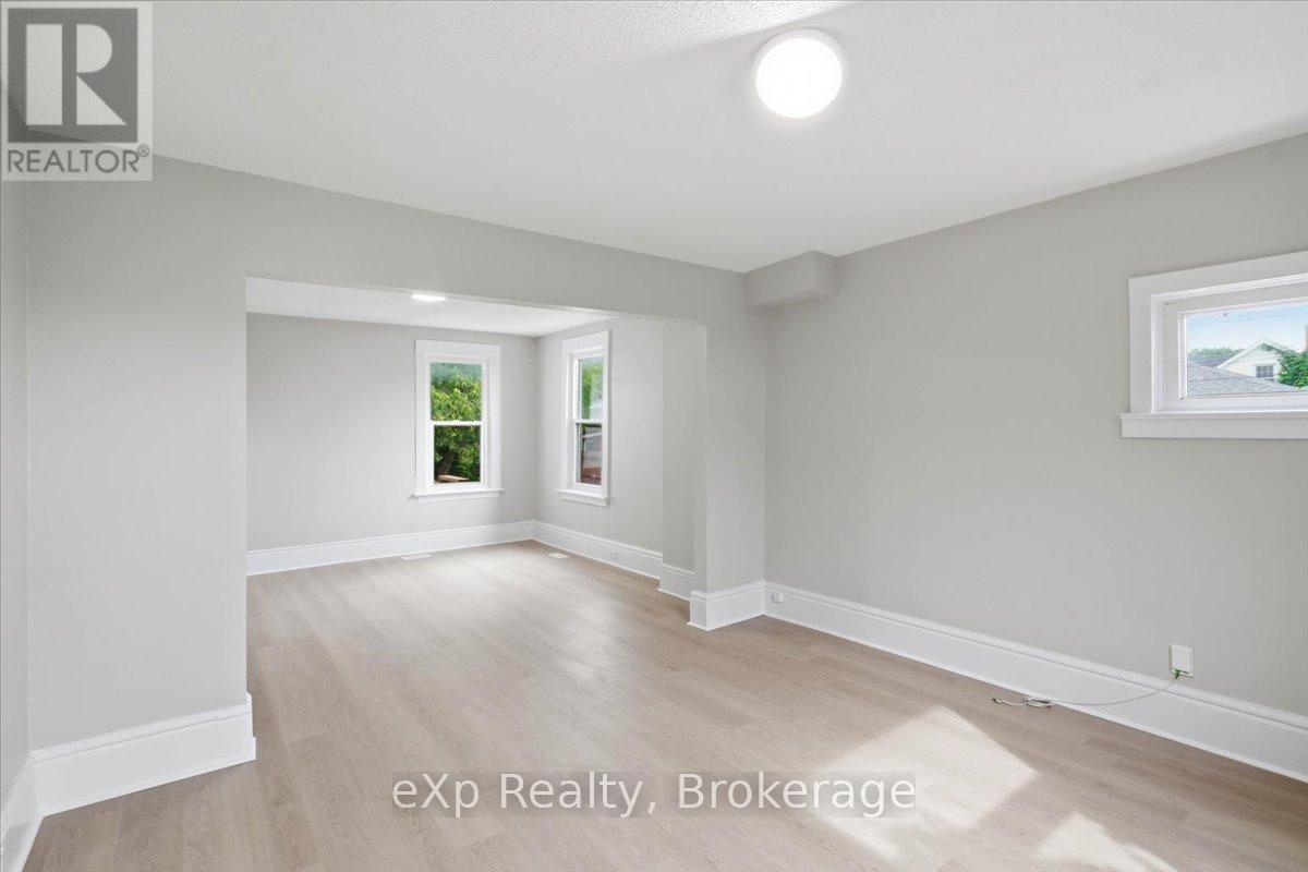 Residential Lease in Belleville (Belleville Ward) 5