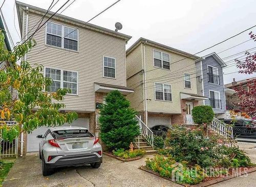 844 Lafayette St, Elizabeth, NJ, 07201-2731 | Card Image